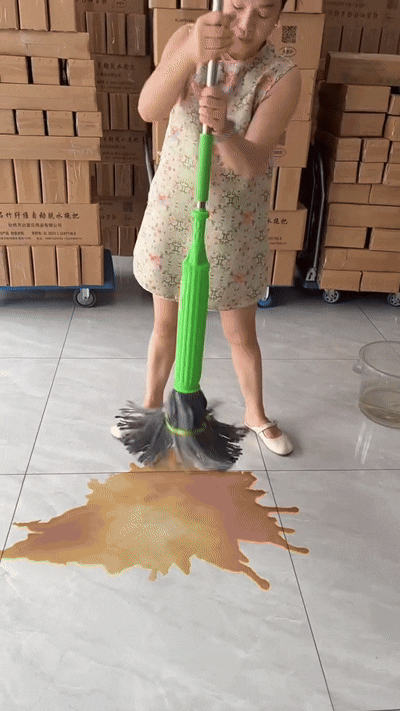 Self-twisting Water Rotating Mop